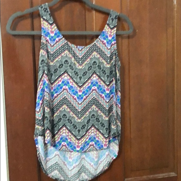 Tribal looking print shirt - Picture 2 of 3